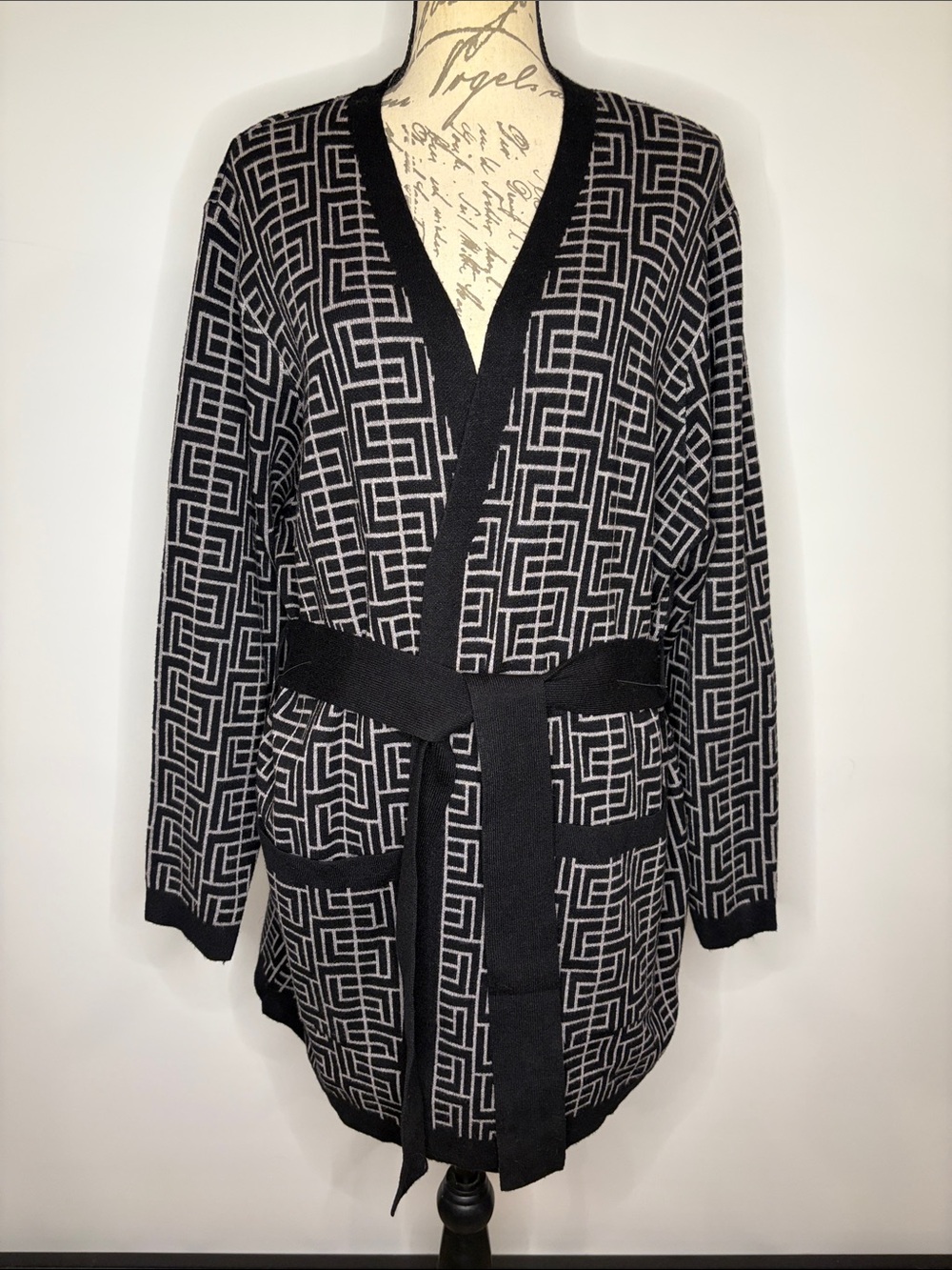 NWT Sioni belted cardigan sweater black with gray geometric line pattern 1X